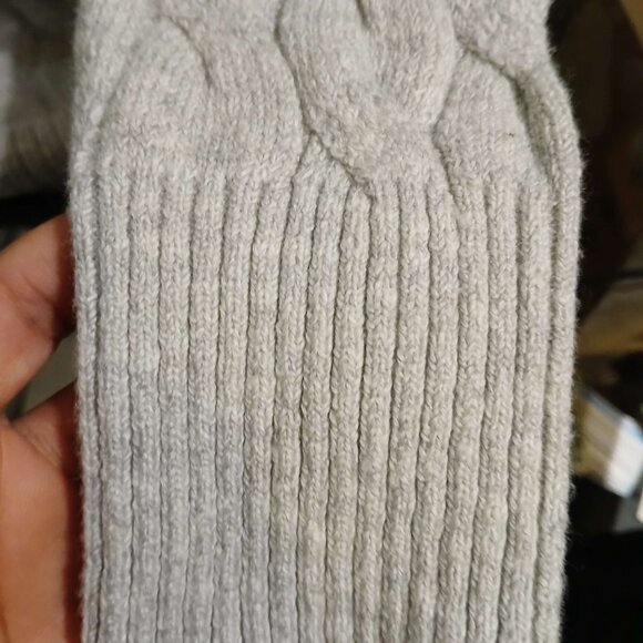 Womans Sweater - Picture 3 of 8